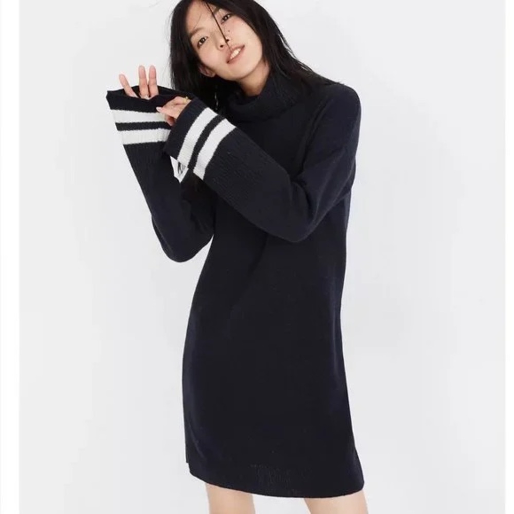 Madewell sweater dress gently used in good condition